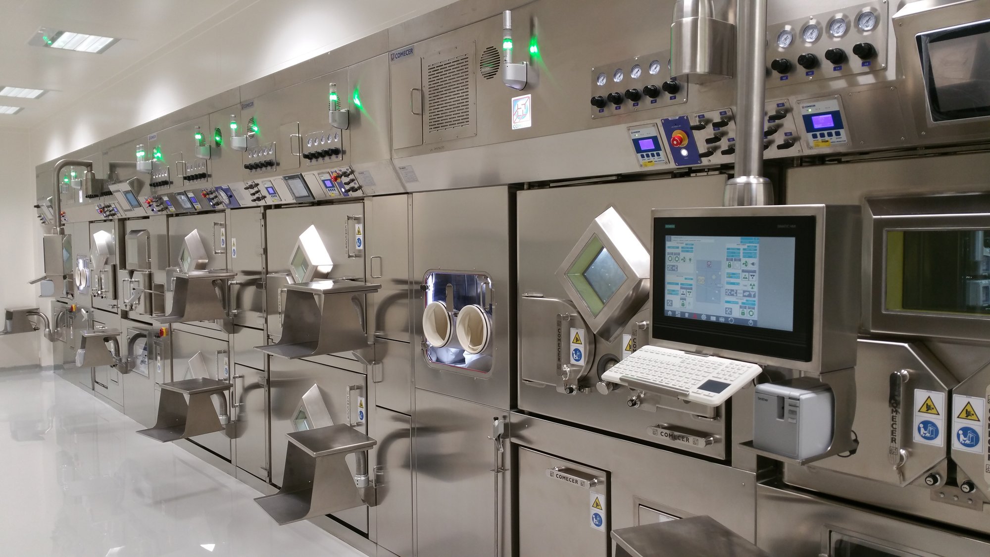 Hotcell wall of 7 units